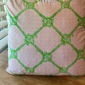 Lilly Pulitzer exclusively for pottery barn teen green and pink lattice 25x25